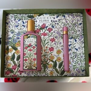 Gucci Flora Gorgeous Gardenia Eau de Parfum Gift Set 3.3 oz & 0.33 oz
